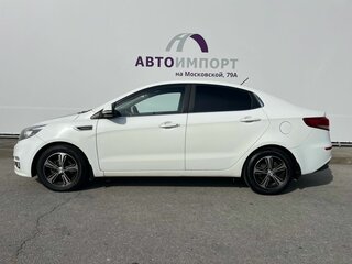 2015 Kia Rio III Рестайлинг, белый, 1140000 рублей, вид 5