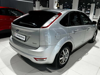 2011 Ford Focus II Рестайлинг, серебристый, 438000 рублей, вид 5