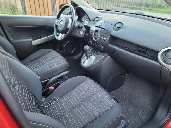2008 Mazda 2 II (DE), красный, 625000 рублей - вид 4