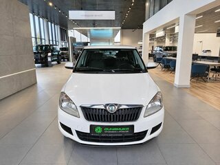 2012 Skoda Fabia II Рестайлинг, белый, 630000 рублей, вид 2