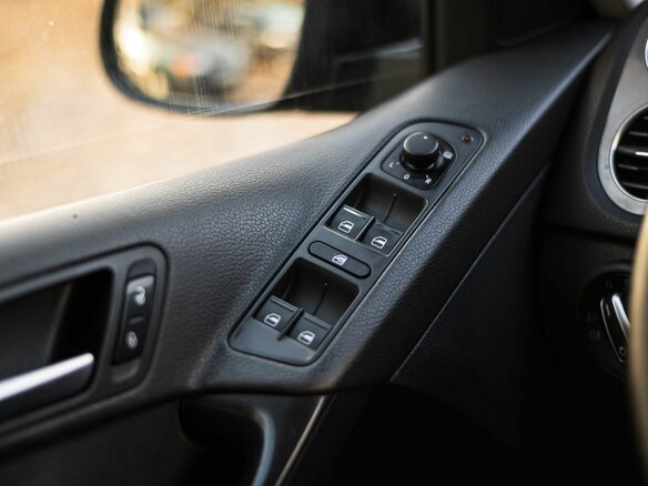 2012 Volkswagen Tiguan I Рестайлинг, чёрный, 899000 рублей - вид 7