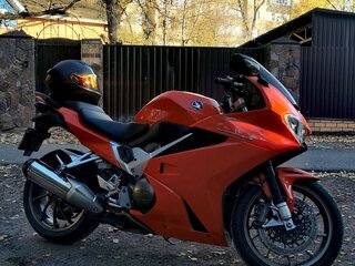 2015 Honda VFR 800, красный, 760000 рублей, вид 3