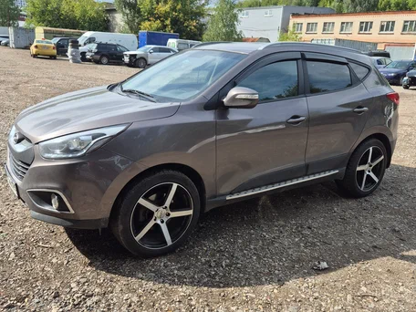2013 Hyundai ix35 I Рестайлинг, коричневый, 820000 рублей, вид 5