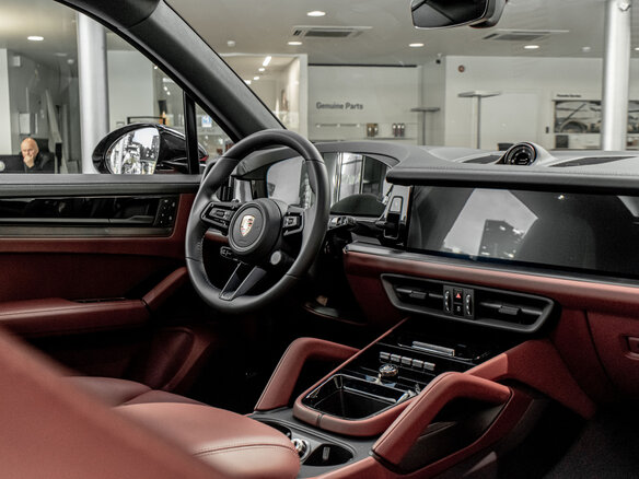 2026 Porsche Cayenne III Рестайлинг, красный, 19950000 рублей - вид 18