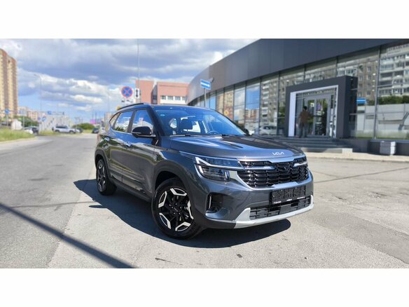 2026 Kia Seltos I Рестайлинг, серый, 3100000 рублей - вид 2