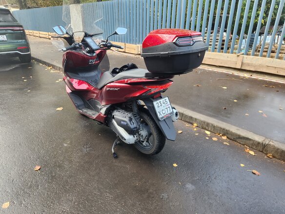 2022 Honda PCX 125, красный, 300000 рублей - вид 3