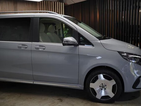 2026 Mercedes-Benz V-Класс Extra Long 300 d экстра длинный III (W447) Рестайлинг 2, серый, 12800000 рублей, вид 2