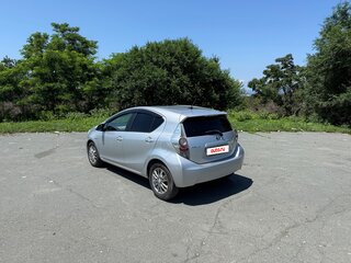 2014 Toyota Aqua I, серебристый, 700000 рублей, вид 3