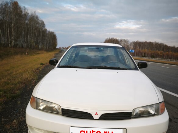 2000 Mitsubishi Mirage V, белый, 280000 рублей