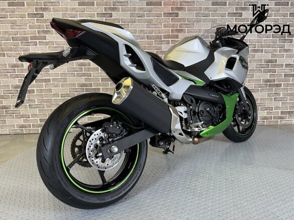 2025 Kawasaki Ninja 7, серый, 955000 рублей - вид 5