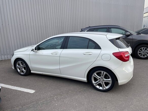 2013 Mercedes-Benz A-Класс 180 III (W176), белый, 1320000 рублей - вид 1