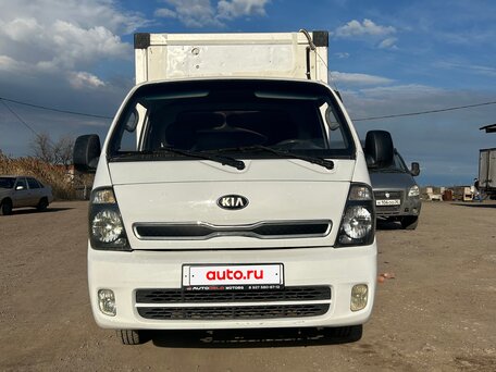 2013 Kia K-Series, белый, 740000 рублей, вид 1