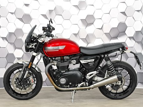 2022 Triumph Speed Twin, красный, 999000 рублей, вид 4