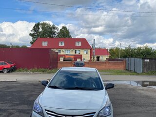 2016 Hyundai Solaris I Рестайлинг, белый, 680000 рублей, вид 1
