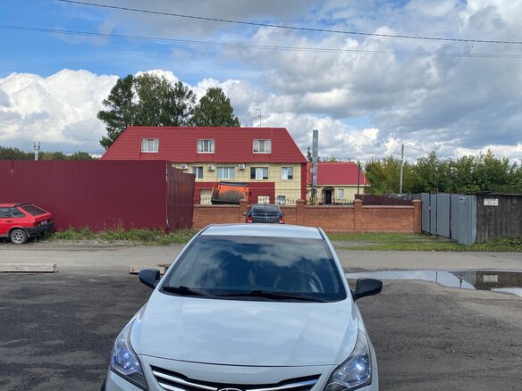 2016 Hyundai Solaris I Рестайлинг, белый, 680000 рублей