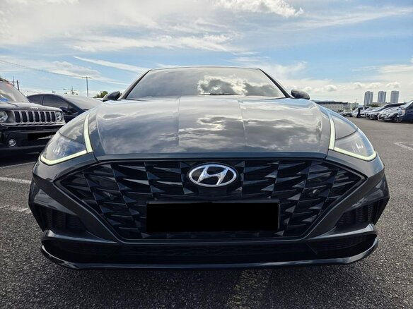 2022 Hyundai Sonata VIII (DN8), серый, 2100000 рублей - вид 2