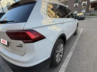 2017 Volkswagen Tiguan II, белый, 2800000 рублей, вид 5