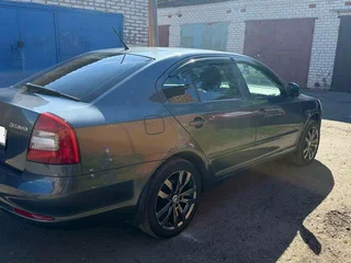 2012 Skoda Octavia II (A5) Рестайлинг, серый, 860000 рублей, вид 4