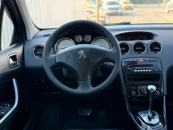 2013 Peugeot 408 I, серый, 725000 рублей - вид 13