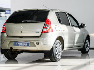 2012 Renault Sandero I, бежевый, 630000 рублей, вид 4