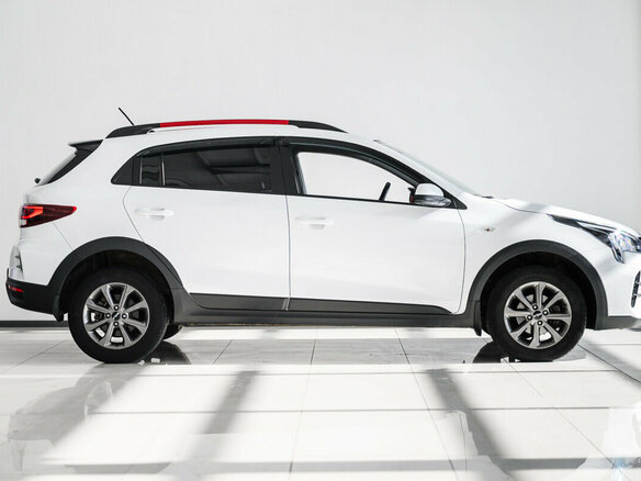 2022 Kia Rio X IV Рестайлинг, белый, 1850000 рублей - вид 3