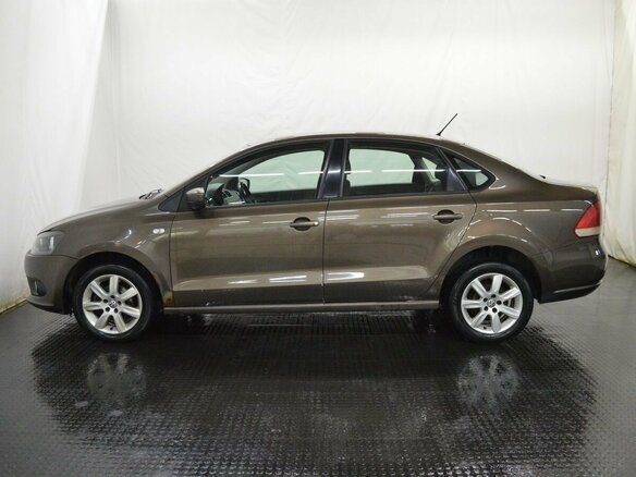 2015 Volkswagen Polo V, коричневый - вид 7
