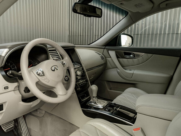2009 Infiniti FX35 II (S51), белый, 1550000 рублей - вид 9