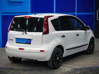 2013 Nissan Note I Рестайлинг, белый, 850000 рублей, вид 5