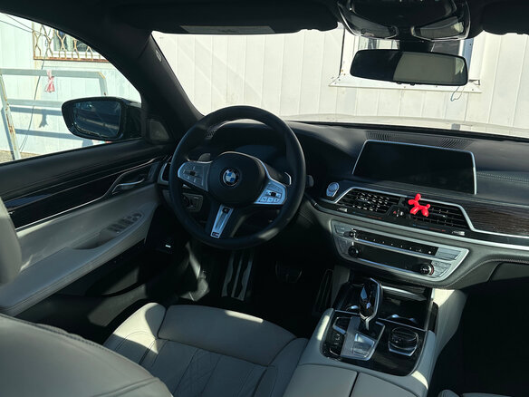 2021 BMW 7 серии 740i VI (G11/G12) Рестайлинг, чёрный, 5800000 рублей - вид 11
