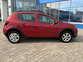 2015 Renault Sandero Stepway II, красный, 670000 рублей, вид 2
