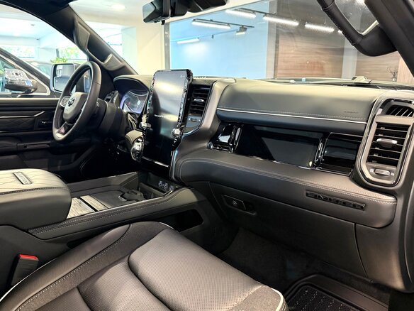 2026 Ram 1500 Crew Cab eTorque V Рестайлинг, чёрный, 11290000 рублей - вид 17