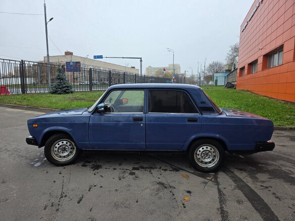 2006 Lada (ВАЗ) 2105, синий, 165000 рублей - вид 5