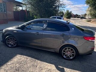 2017 Kia Rio III Рестайлинг, серый, 870000 рублей, вид 5