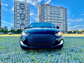 2013 Hyundai Solaris I, чёрный, 777000 рублей, вид 4