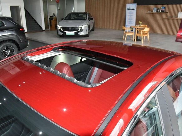 2025 Mazda 3 Axela IV (BP), красный, 3600000 рублей - вид 10