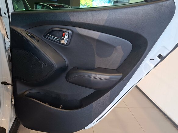 2012 Hyundai ix35 I, белый - вид 26