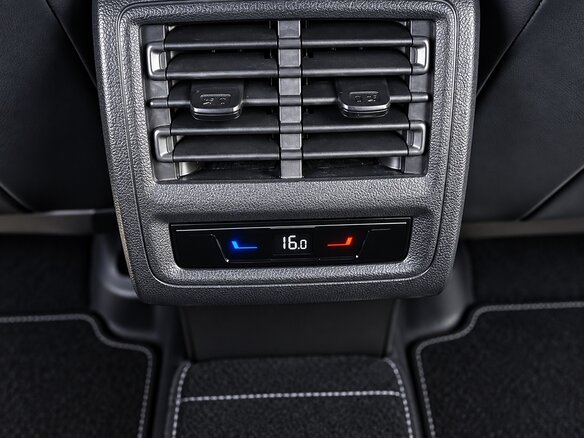 2023 Volkswagen Golf VIII, серый, 1800002 рублей - вид 19