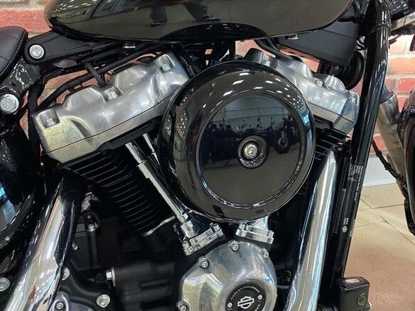2024 Harley-Davidson Softail Standard, чёрный, 1990000 рублей - вид 4