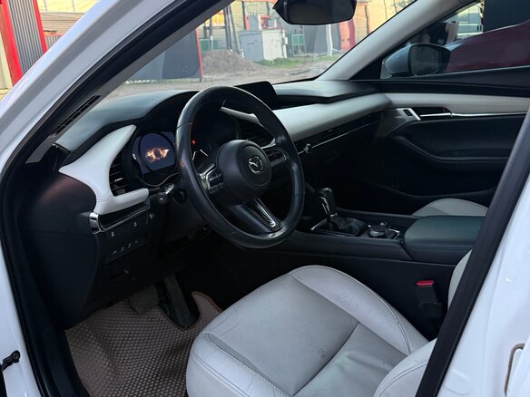 2020 Mazda 3 IV (BP), белый - вид 13
