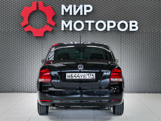 2015 Volkswagen Polo V Рестайлинг, чёрный, 940000 рублей, вид 5