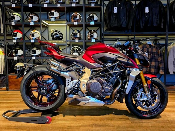 2019 MV Agusta Brutale 1000, красный, 3290000 рублей - вид 1
