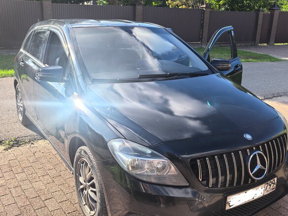 2013 Mercedes-Benz B-Класс 180 II (W246), чёрный