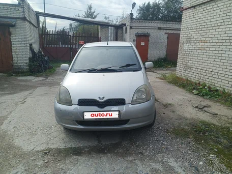 2000 Toyota Vitz I (P10), серебристый, 140000 рублей, вид 1