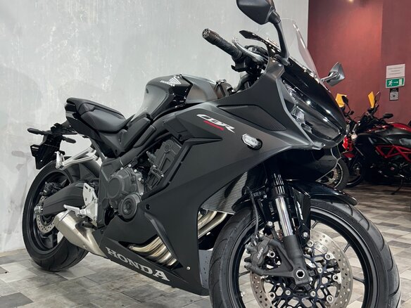 2023 Honda CBR 650R, чёрный, 949000 рублей - вид 3