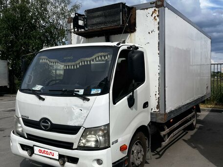 2012 Hino Series 300 (Dutro), красный, 1300000 рублей, вид 2