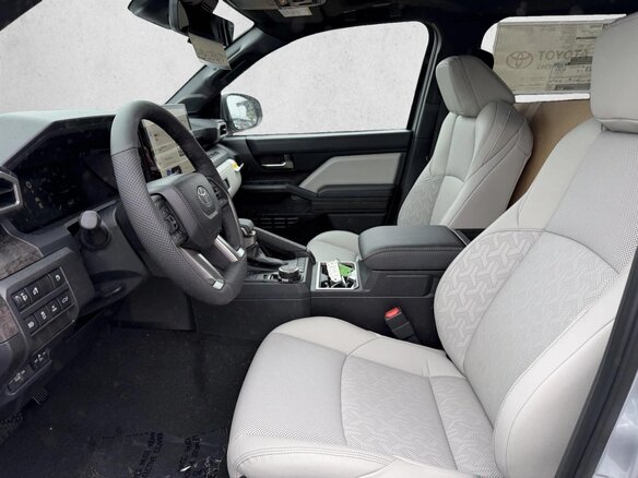 2025 Toyota Tacoma IV, чёрный, 8228963 рублей - вид 7