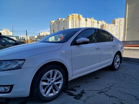 2014 Skoda Octavia III (A7), белый, 1400000 рублей - вид 5