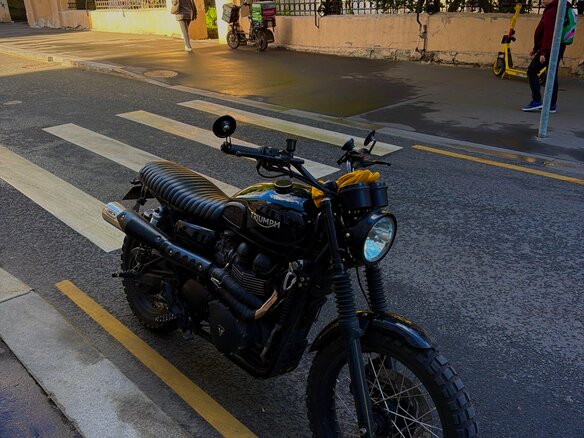 2016 Triumph Scrambler, чёрный, 1590000 рублей - вид 3