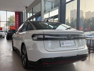 2024 Volkswagen ID.7 85 kWh, белый, 3390000 рублей, вид 4
