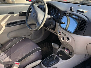 2006 Hyundai Verna II, чёрный, 280000 рублей, вид 3